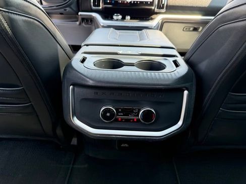 Used 2025 Ford Expedition Max Platinum w/ Stealth Appearance Package AWD/4WD image 40