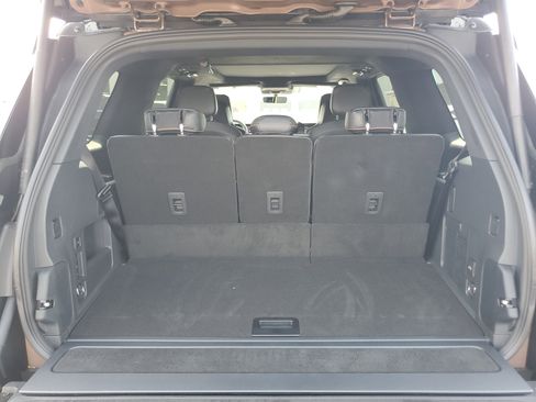 New 2026 Lincoln Navigator Black Label AWD/4WD image 32