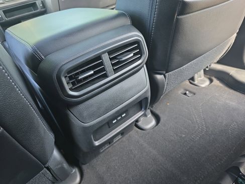 Used 2024 Honda Passport EX-L image 12