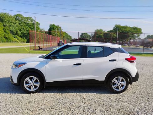 Used 2020 Nissan Kicks S FWD image 8