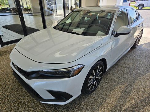 Used 2024 Honda Civic EX-L image 5