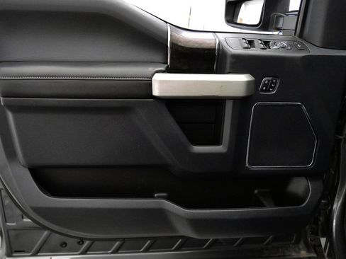 Used 2022 Ford F250 Lariat w/ Lariat Ultimate Package AWD/4WD image 13
