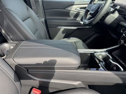 New 2026 Chevrolet Traverse LT w/ Midnight/Sport Edition image 7