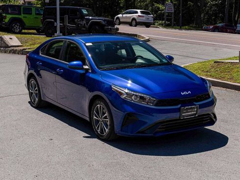 Used 2023 Kia Forte LXS FWD image 3