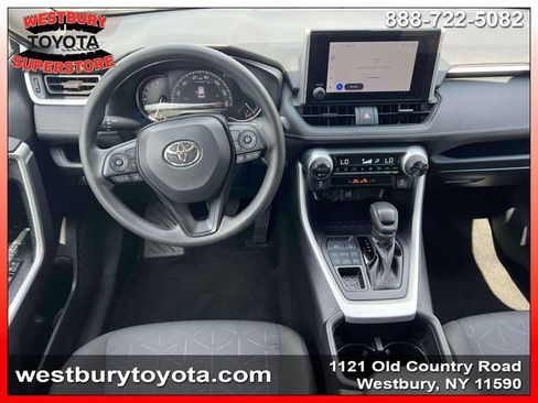 Used 2025 Toyota RAV4 XLE AWD/4WD image 16