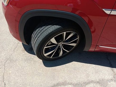 Used 2024 Volkswagen Atlas SEL Premium R-Line image 35