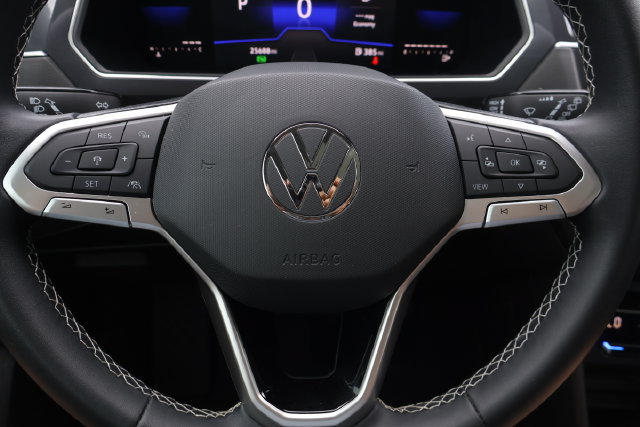 Certified 2023 Volkswagen Tiguan SE w/ Panoramic Sunroof Package FWD image 22