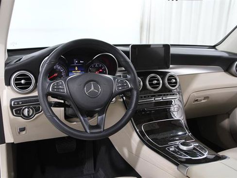 Used 2019 Mercedes-Benz GLC 300 4MATIC image 6