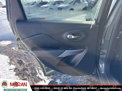 Used 2021 Jeep Cherokee Latitude Lux w/ Comfort/Convenience Group image 23