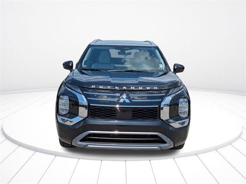 New 2025 Mitsubishi Outlander Platinum Edition image 9