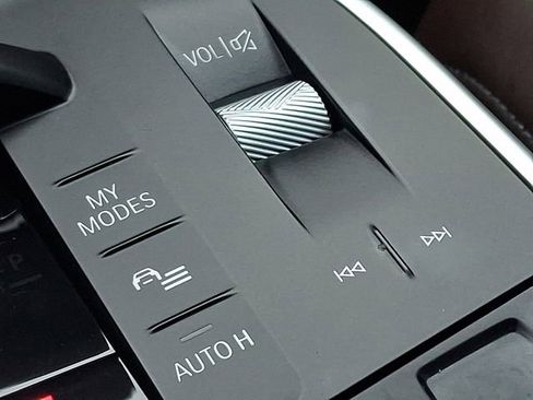 Used 2024 BMW X1 xDrive28i w/ Premium Package image 25