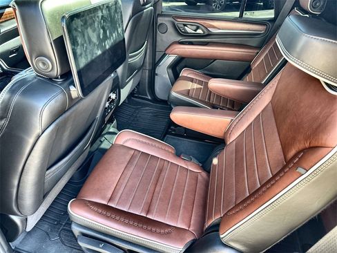 Used 2024 GMC Yukon Denali Ultimate image 16