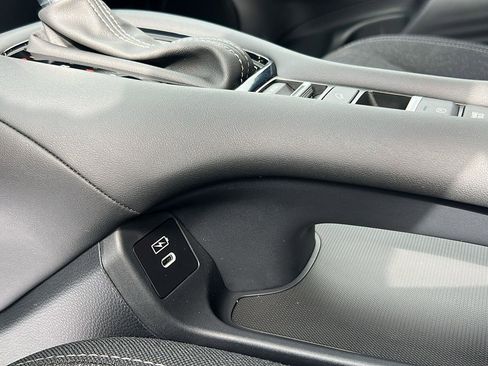 New 2025 Honda HR-V LX image 22