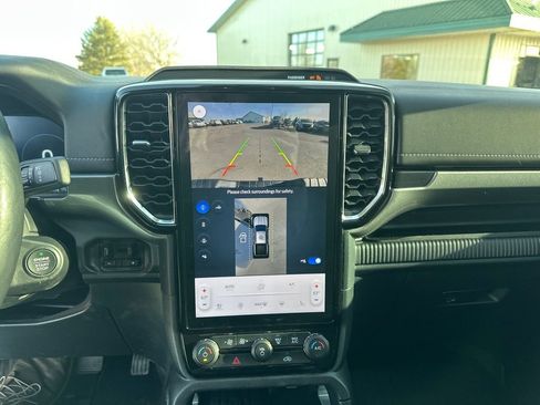 Used 2024 Ford Ranger Lariat w/ FX4 Off-Road Package image 17