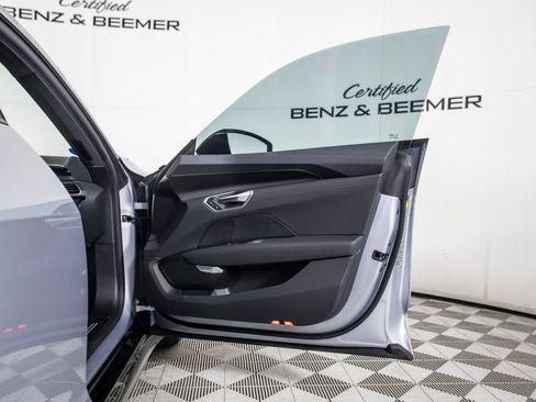 Used 2024 Audi e-tron GT Premium Plus image 19