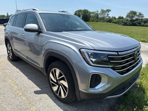 Used 2024 Volkswagen Atlas SEL AWD/4WD image 7