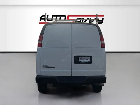 Used 2024 Chevrolet Express 2500 RWD image 6