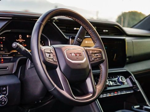 Used 2025 GMC Sierra 2500 AT4 image 23