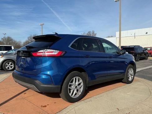 Used 2024 Ford Edge SEL image 6