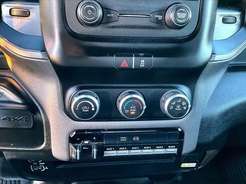 Used 2022 RAM 2500 Tradesman w/ Chrome Appearance Group image 31