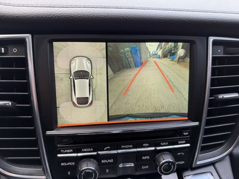 Used 2016 Porsche Panamera 4 Edition image 19