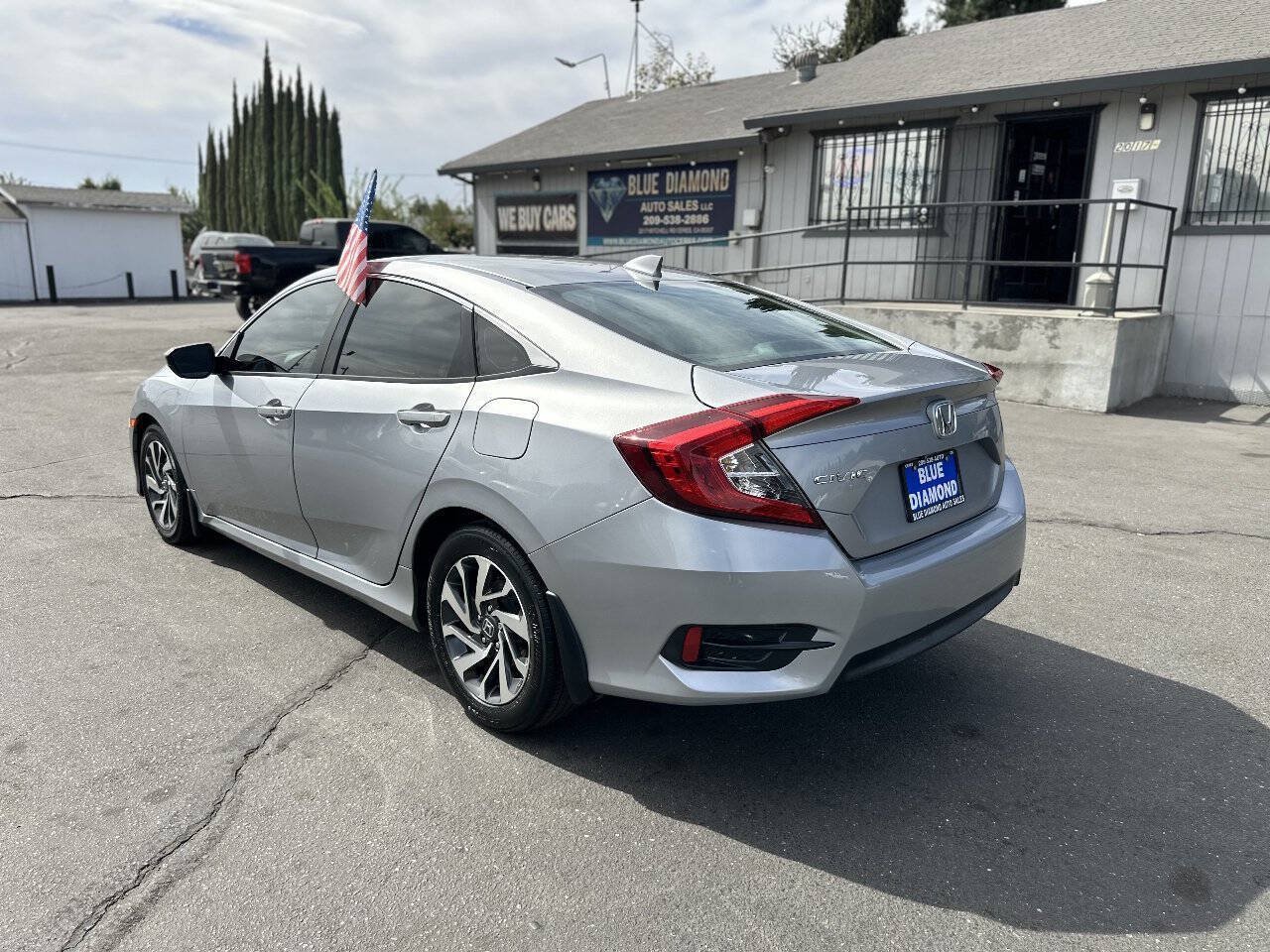 Used 2018 Honda Civic EX image 4