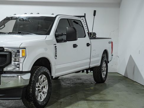 Used 2021 Ford F250 XL w/ Power Equipment Group image 5