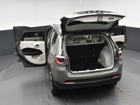 Used 2019 Jeep Compass Limited w/ Advanced Safety Group image 23