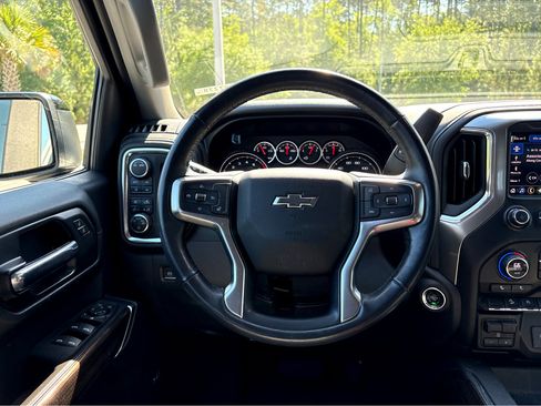 Used 2020 Chevrolet Silverado 1500 RST image 16
