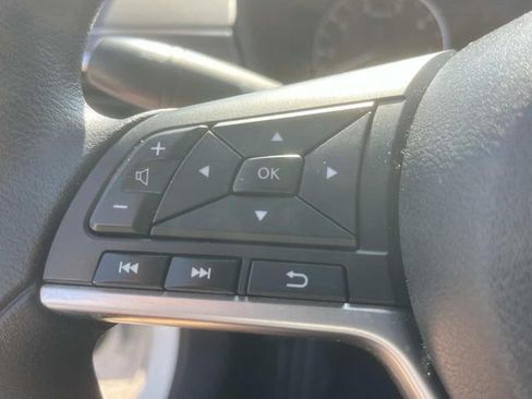 Used 2025 Nissan Altima 2.5 SV FWD image 29