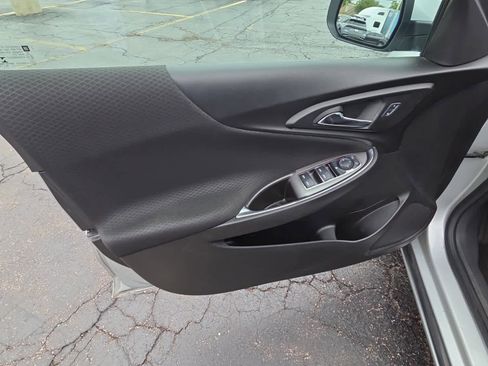 Used 2016 Chevrolet Malibu LT FWD image 13