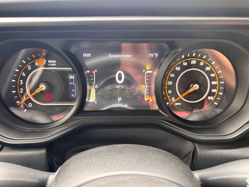 Used 2024 Jeep Wrangler Unlimited Rubicon w/ Dual Top Group AWD/4WD image 18