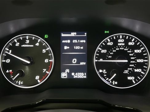 Used 2024 Subaru Outback Premium image 15