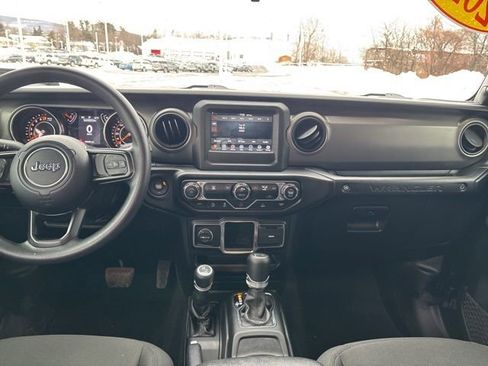 Used 2022 Jeep Wrangler Unlimited Sport image 25