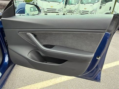 Used 2018 Tesla Model 3 Long Range image 15