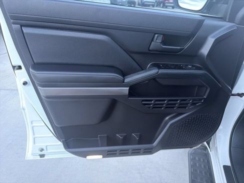 Certified 2025 Toyota 4Runner SR5 AWD/4WD image 9