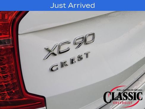 Used 2023 Volvo XC90 B5 Core w/ Protection Package Premier AWD/4WD image 12