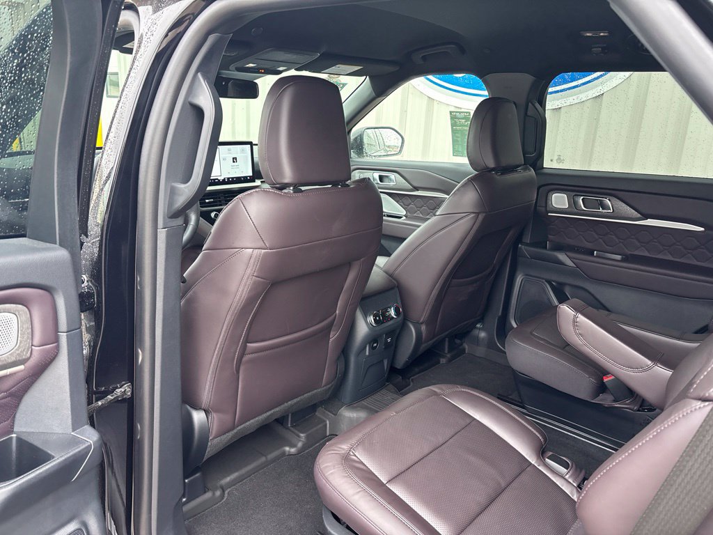 Used 2026 Ford Explorer Platinum w/ LUX Leather Package AWD/4WD image 25