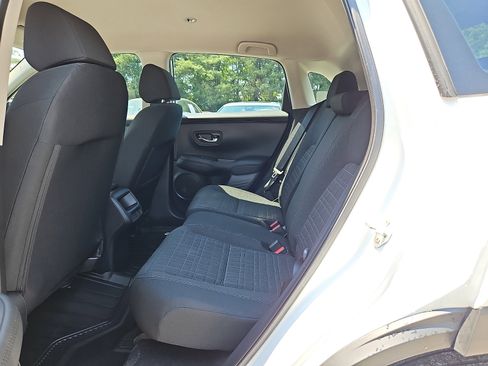 Used 2023 Honda HR-V LX image 12