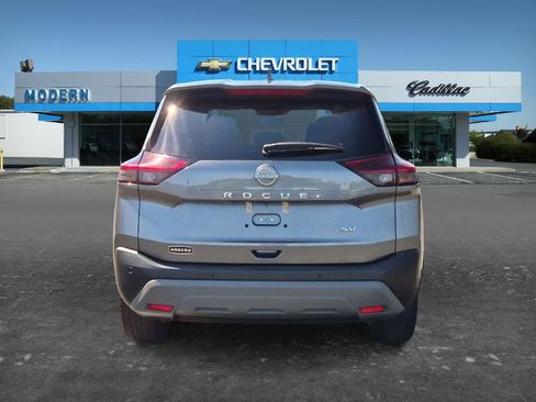 Used 2023 Nissan Rogue SV FWD image 4