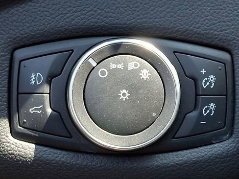 Used 2018 Ford Escape Titanium w/ Ford Safe & Smart Package AWD/4WD image 25