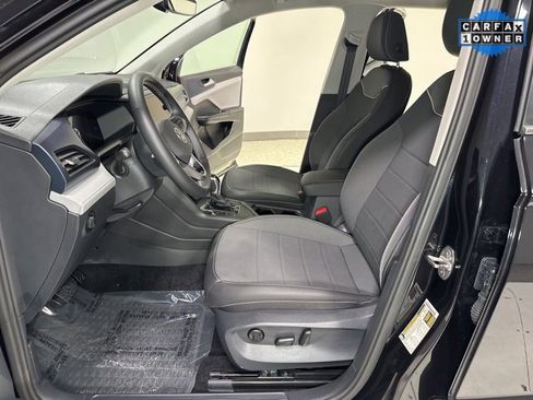 Used 2024 Volkswagen Taos SE image 11