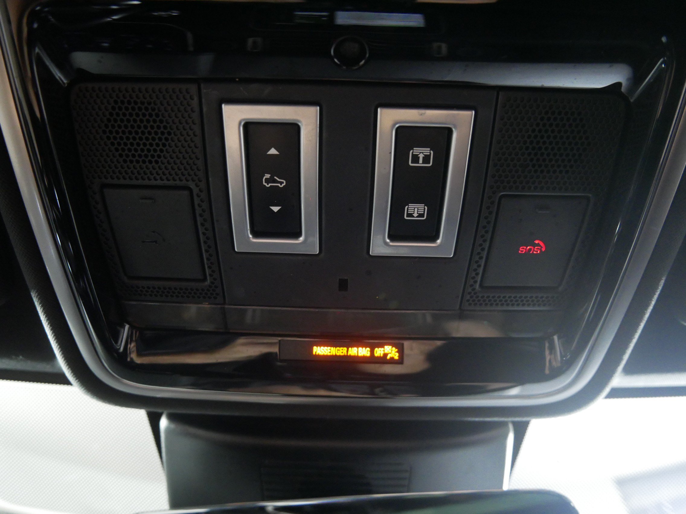 Used 2020 Land Rover Range Rover HSE AWD/4WD image 32