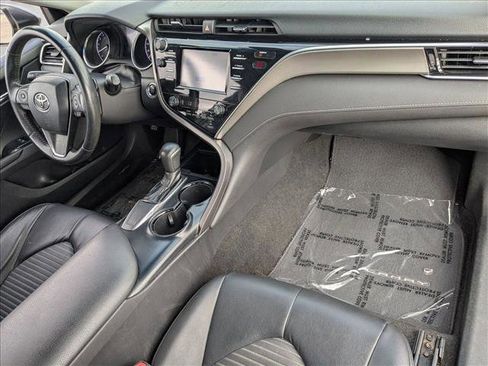 Used 2018 Toyota Camry SE w/ Convenience Package FWD image 20