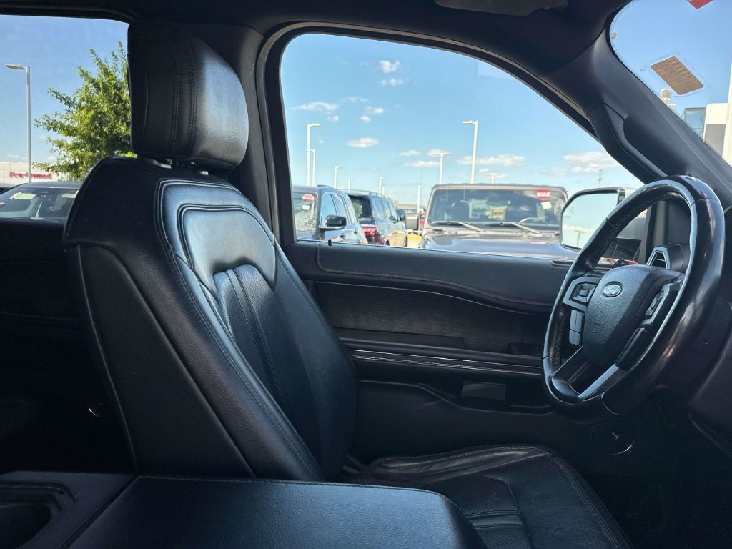 Used 2019 Ford Expedition Max Limited RWD image 17