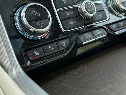 Used 2021 GMC Yukon Denali w/ Denali Premium Package image 54