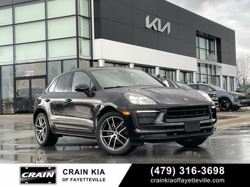 Used 2022 Porsche Macan image 1