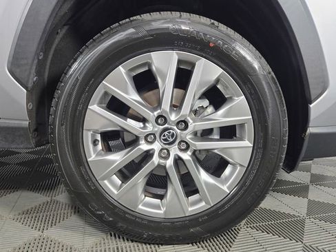 Used 2020 Toyota RAV4 Limited image 11