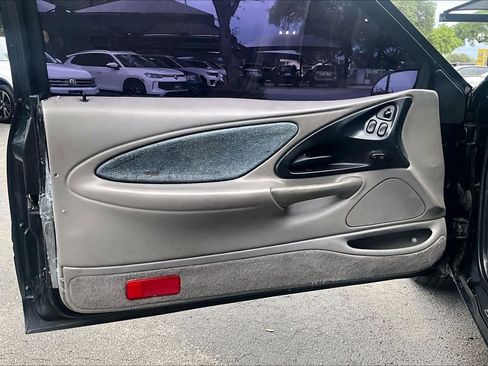 Used 1997 Ford Thunderbird LX image 21
