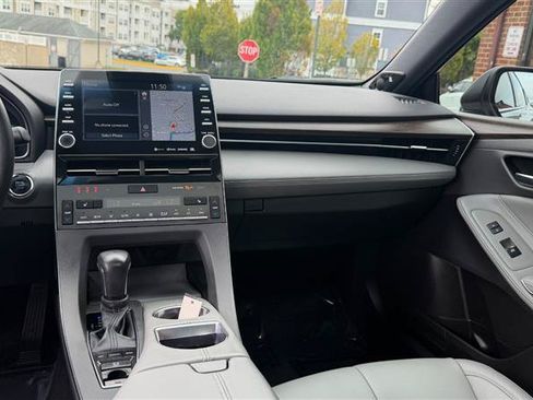 Used 2022 Toyota Avalon XLE w/ Moonroof Package FWD image 30